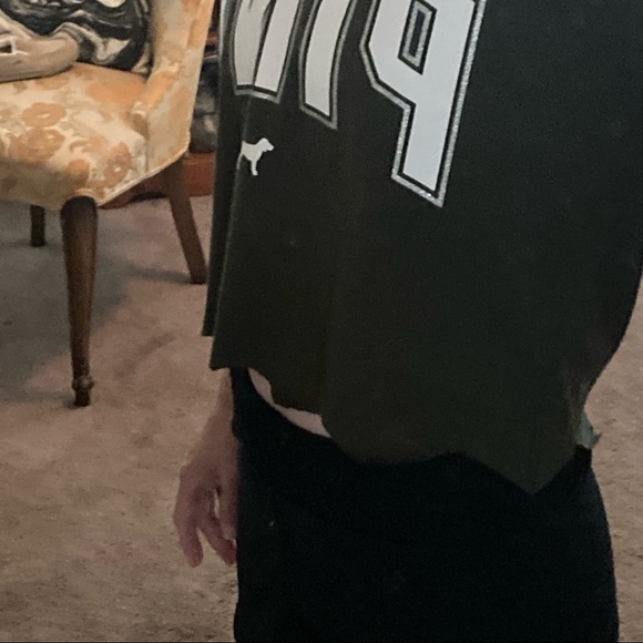 Victoria’s Secret Crop Top! Size small/medium - Picture 2 of 7